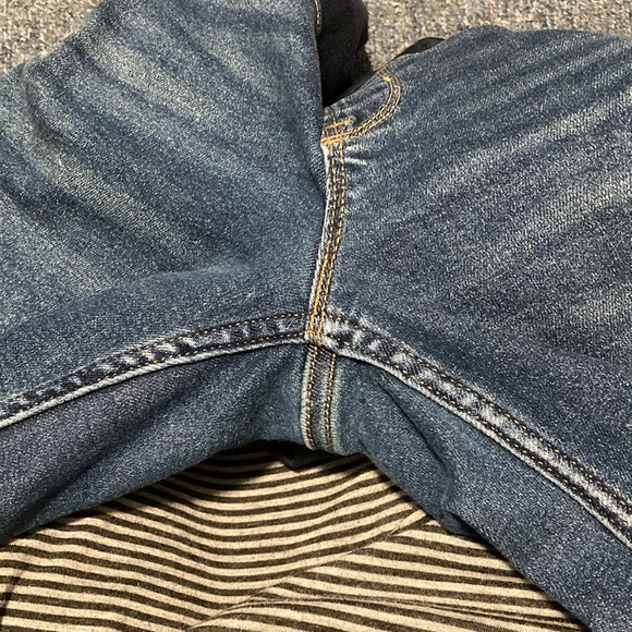 Old Navy Maternity skinny jeans, full panel, size 10 long - Picture 4 of 5